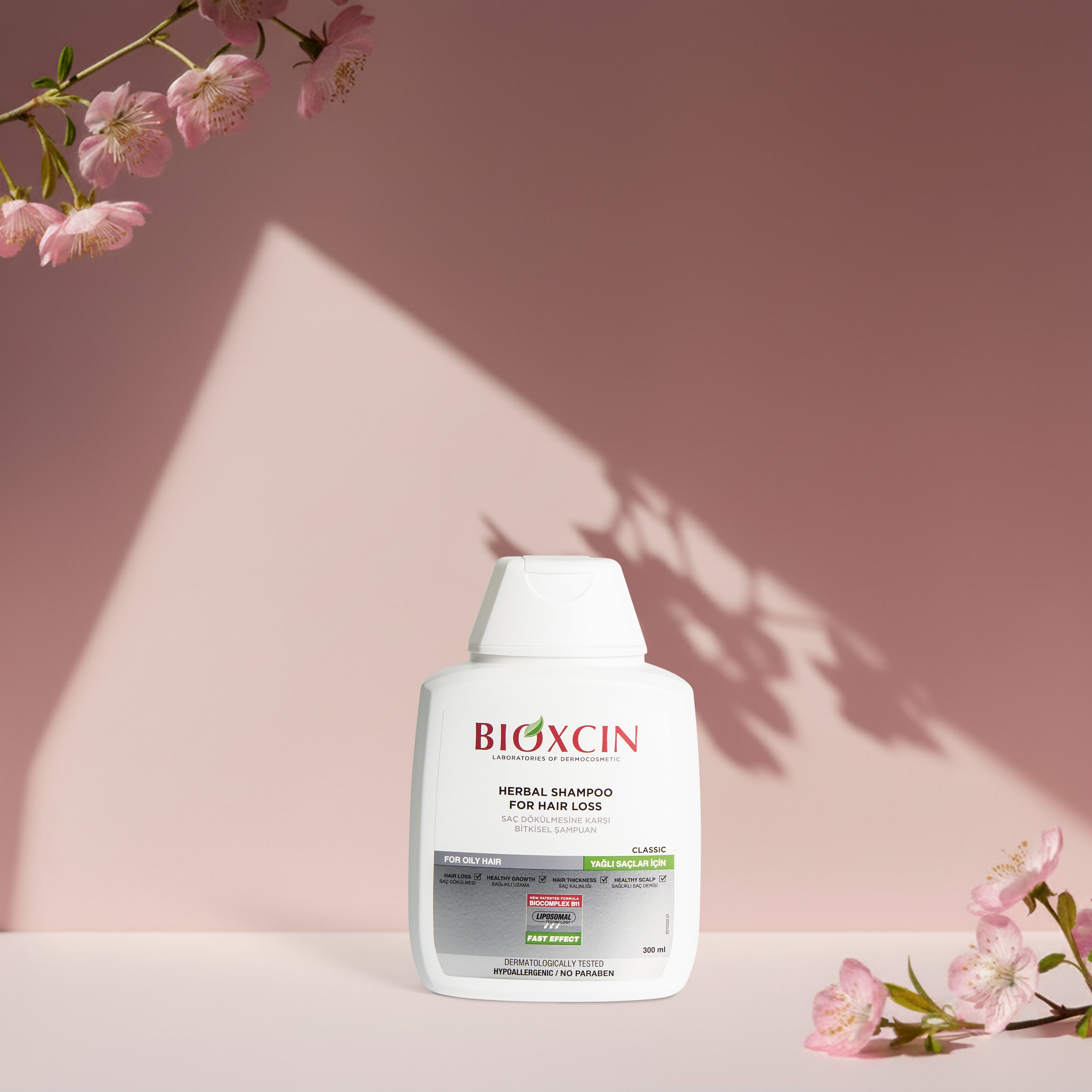 Bioxcin Classic Herbal Shampoo - Tegen haaruitval - Vettig haar - 300 ml