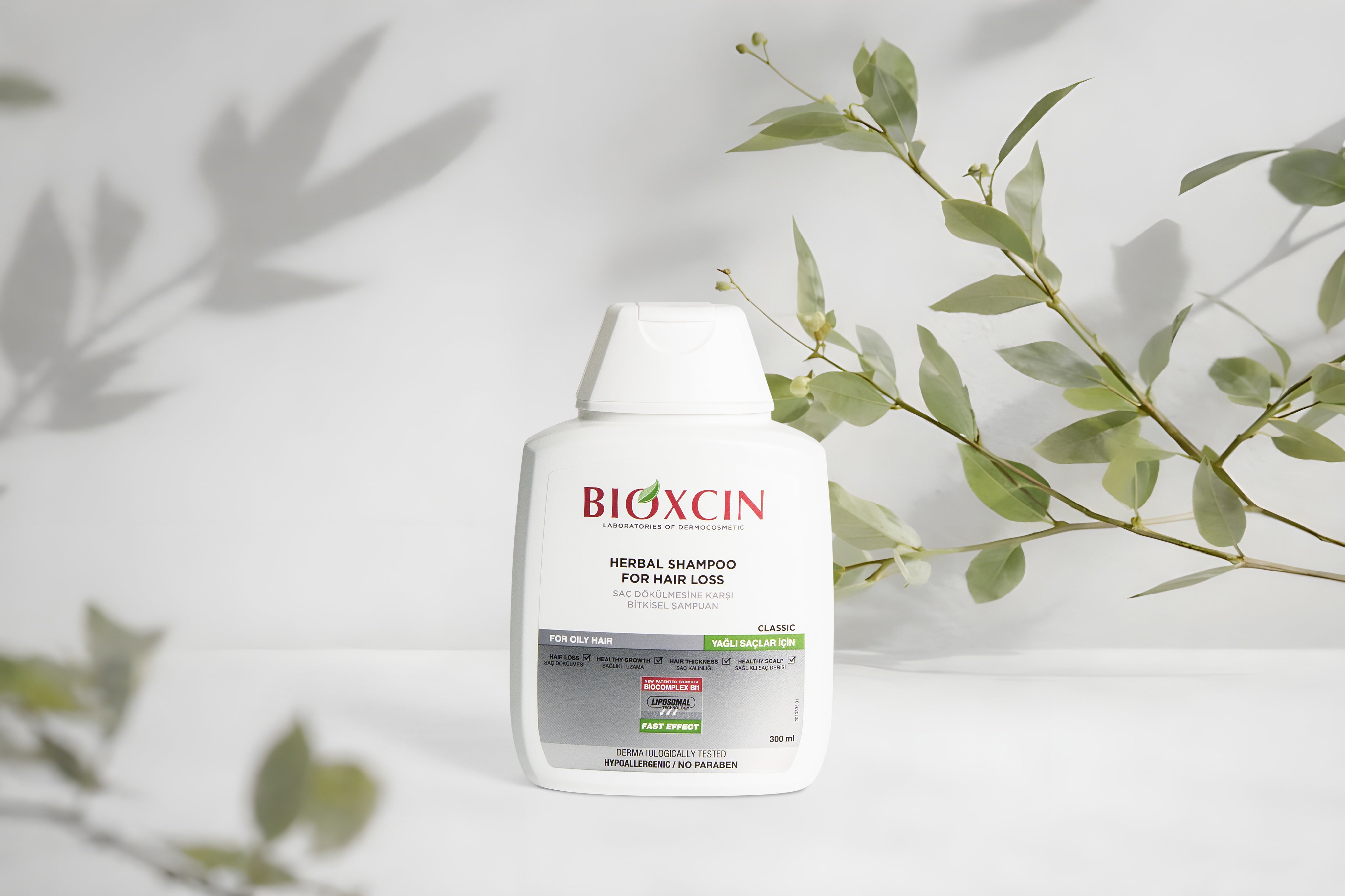 Bioxcin Classic Herbal Shampoo - Tegen haaruitval - Vettig haar - 300 ml